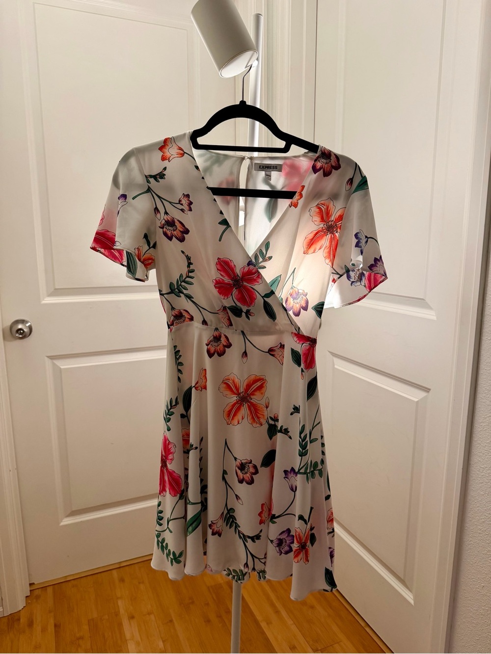 EXPRESS Dress - White Floral - Size 0
